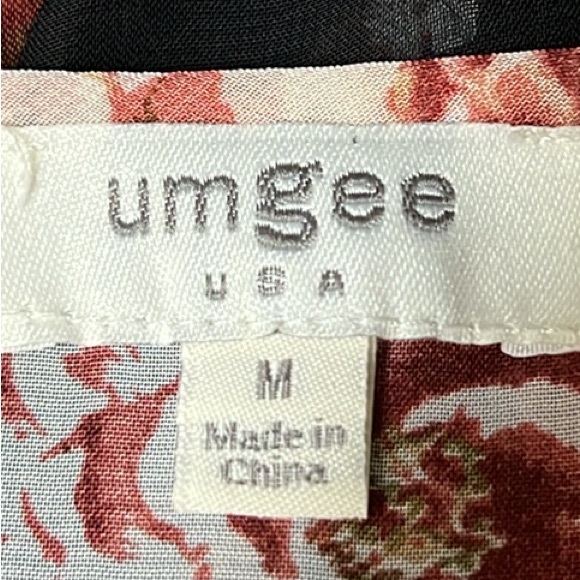 Umgee, Multi Colors Floral Print V-Neckline, 3/4 Sleeves Top, Size Medium - Picture 4 of 5